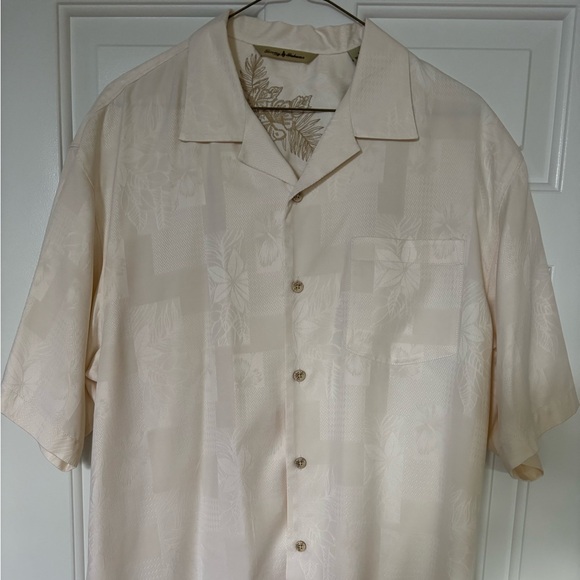 Tommy Bahama Hawaiian Silk Shirt Men’s Size M 100% Silk - Picture 1 of 4